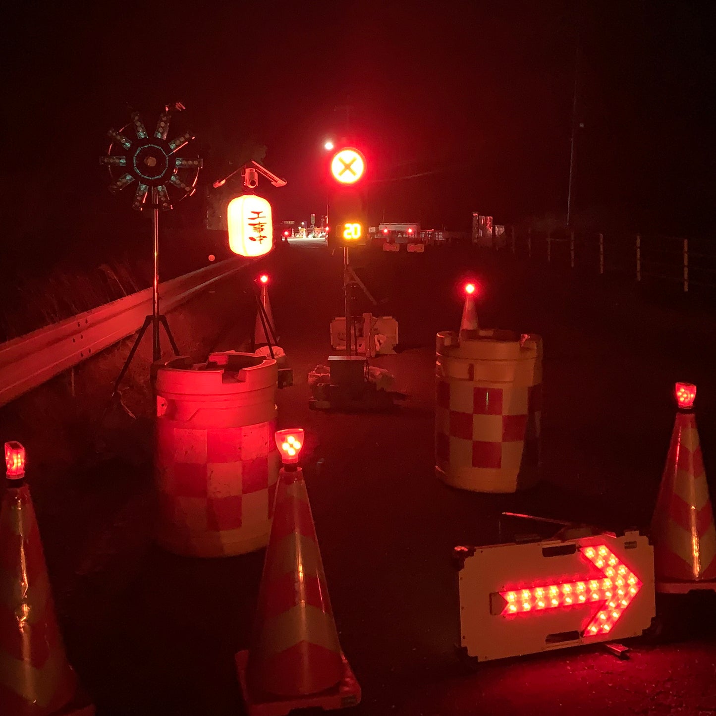 用心棒(ソーラー式防犯カメラ付き提灯)