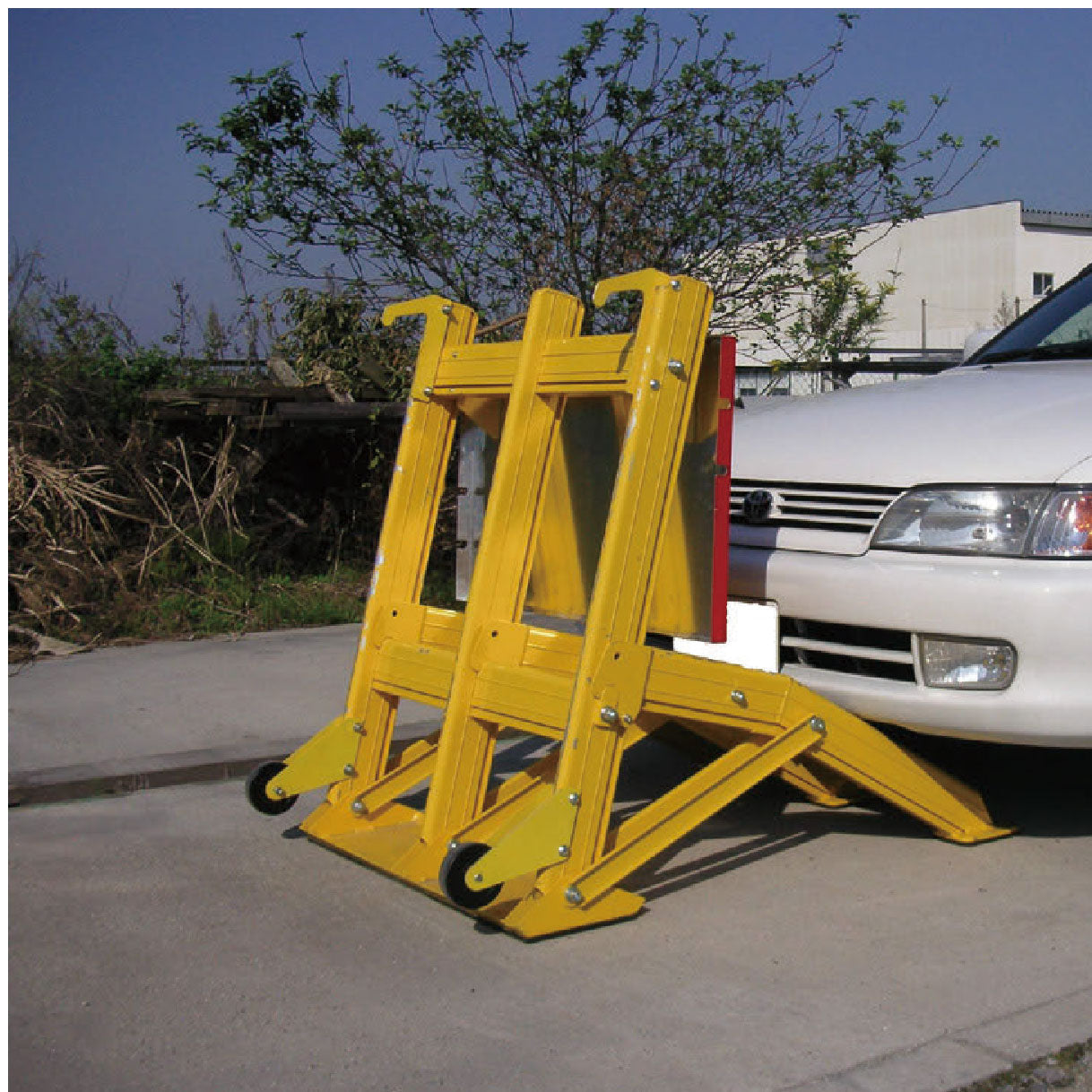 【レンタル】とまるくん(進入車両強制停止装置)高輝度反射式矢印板セット