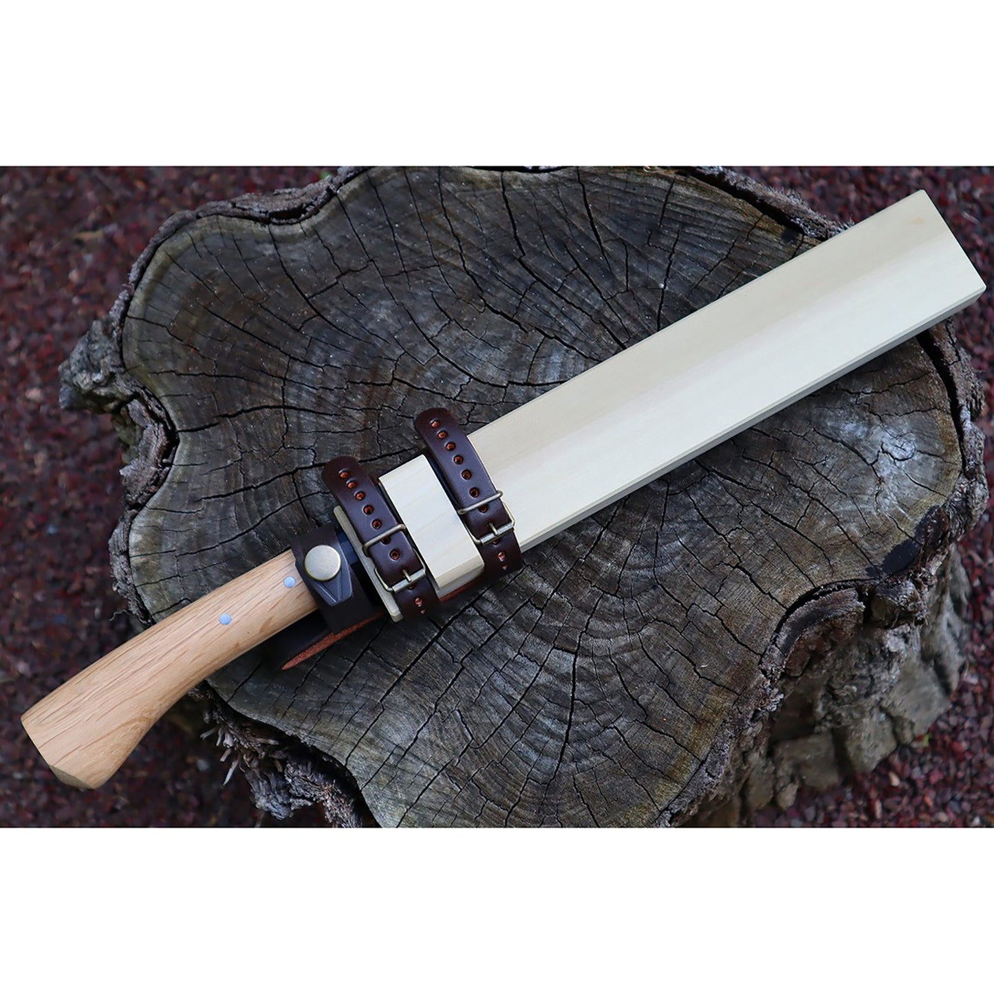 キャンプ剣鉈 240 白鋼 黒槌目 黒丸輪 樫柄 木鞘革バンド 晶之作