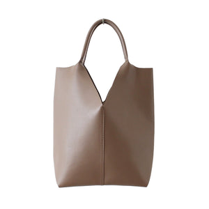 合皮トライアングルカットトート GG