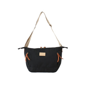 多収納にこだわった大人はっ水ショルダー BK