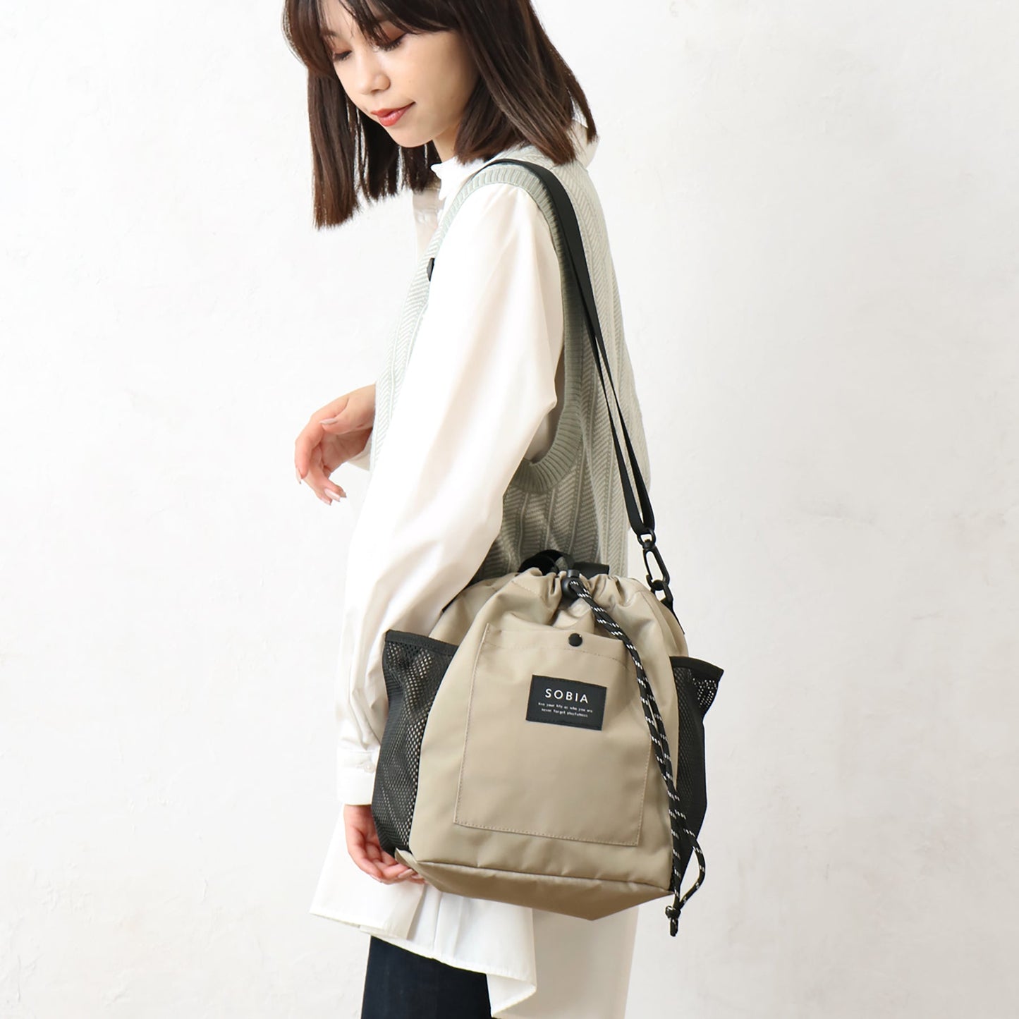 メッシュポケット ドロストショルダー BK