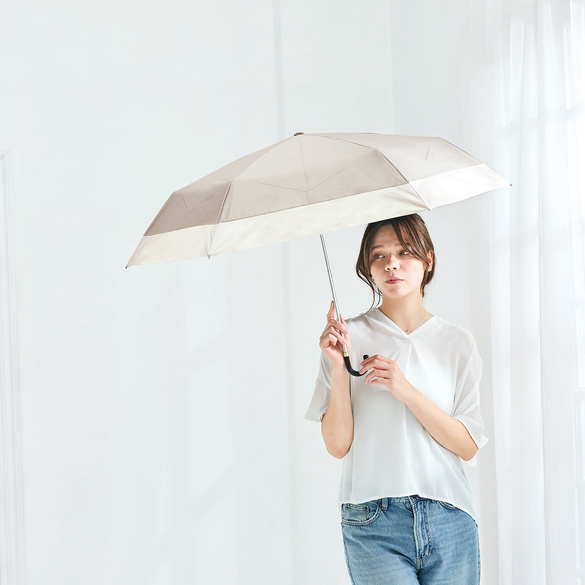 UVペールバイカラー折 晴雨兼用折りたたみ傘 アイスブルー