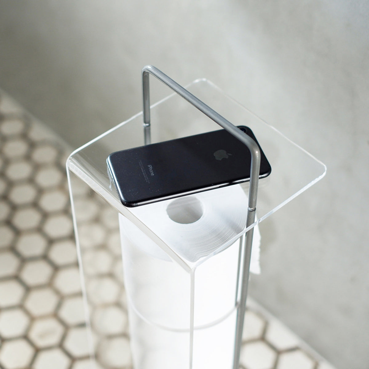 アクリルカバー付ワイヤー トイレットペーパースタンド