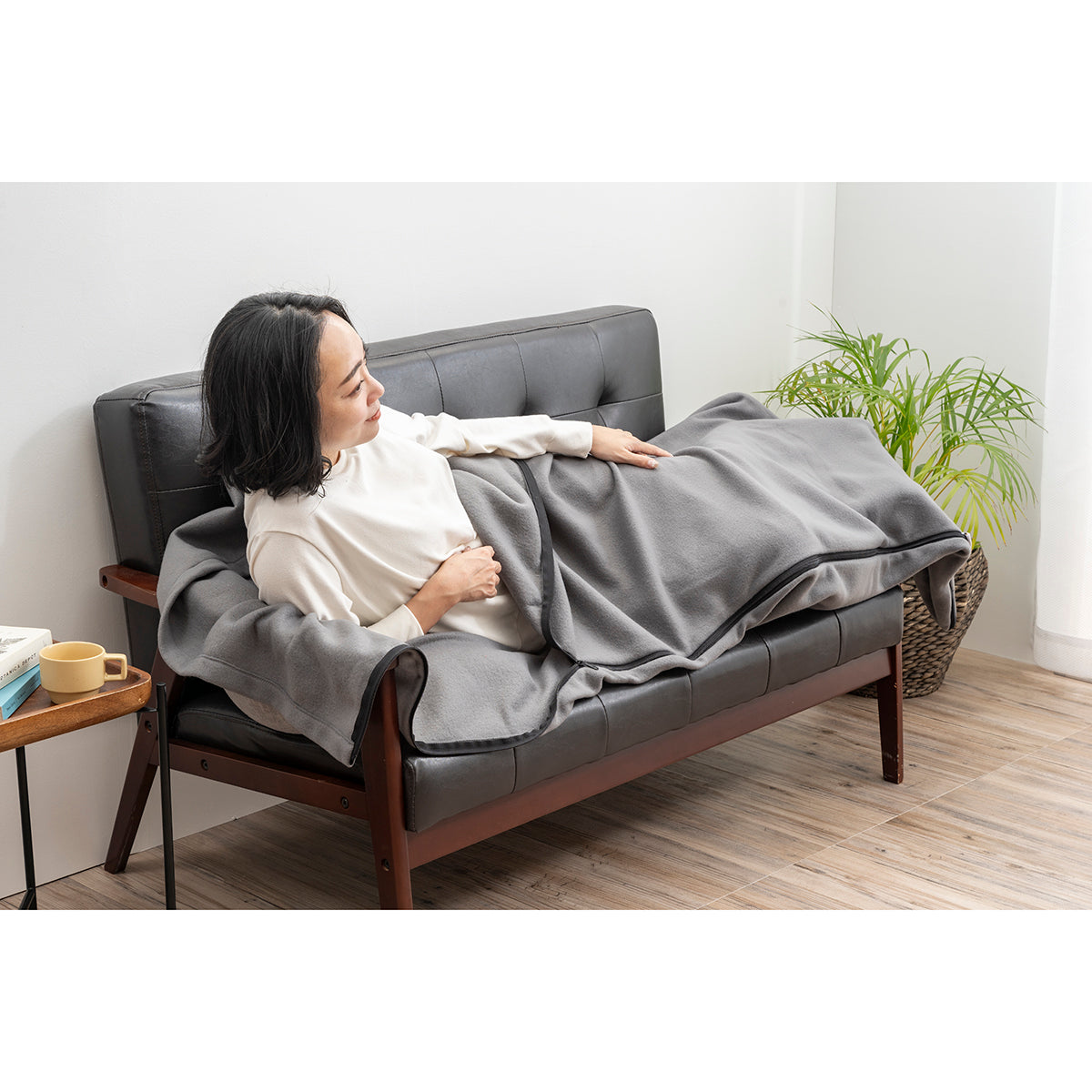 寝具メーカーの防災士が考えた MOTTETE PLUS 毛布 ブラウン
