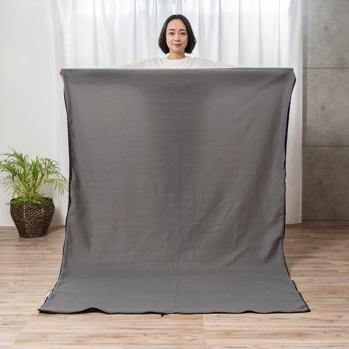 寝具メーカーの防災士が考えた MOTTETE PLUS 毛布 チャコールグレー