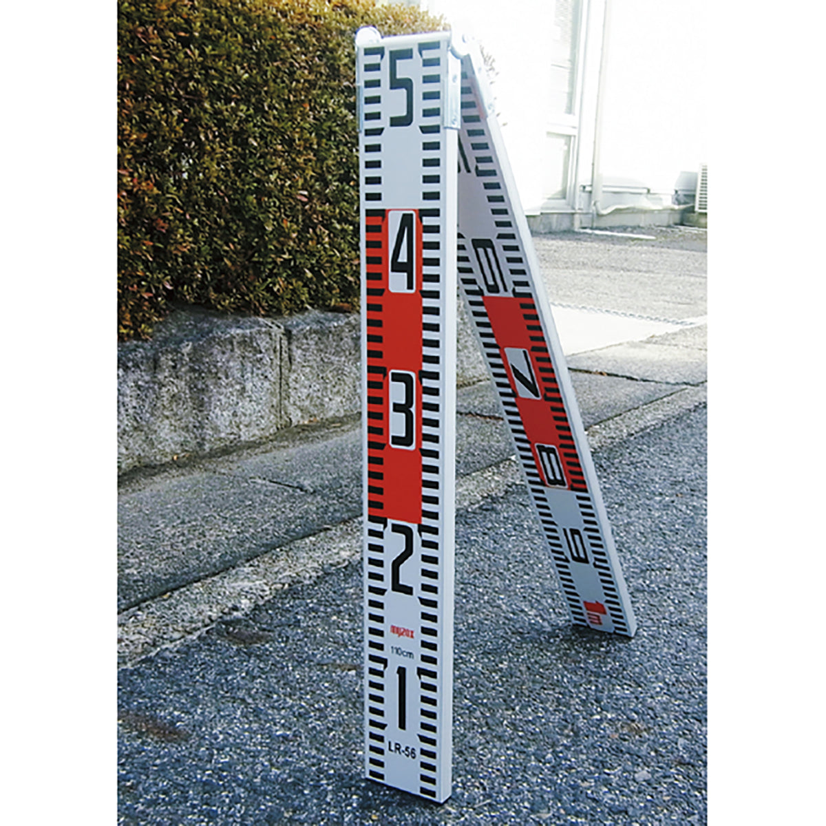 二ツ折標尺 スタッフ 1.1m×2ツ折