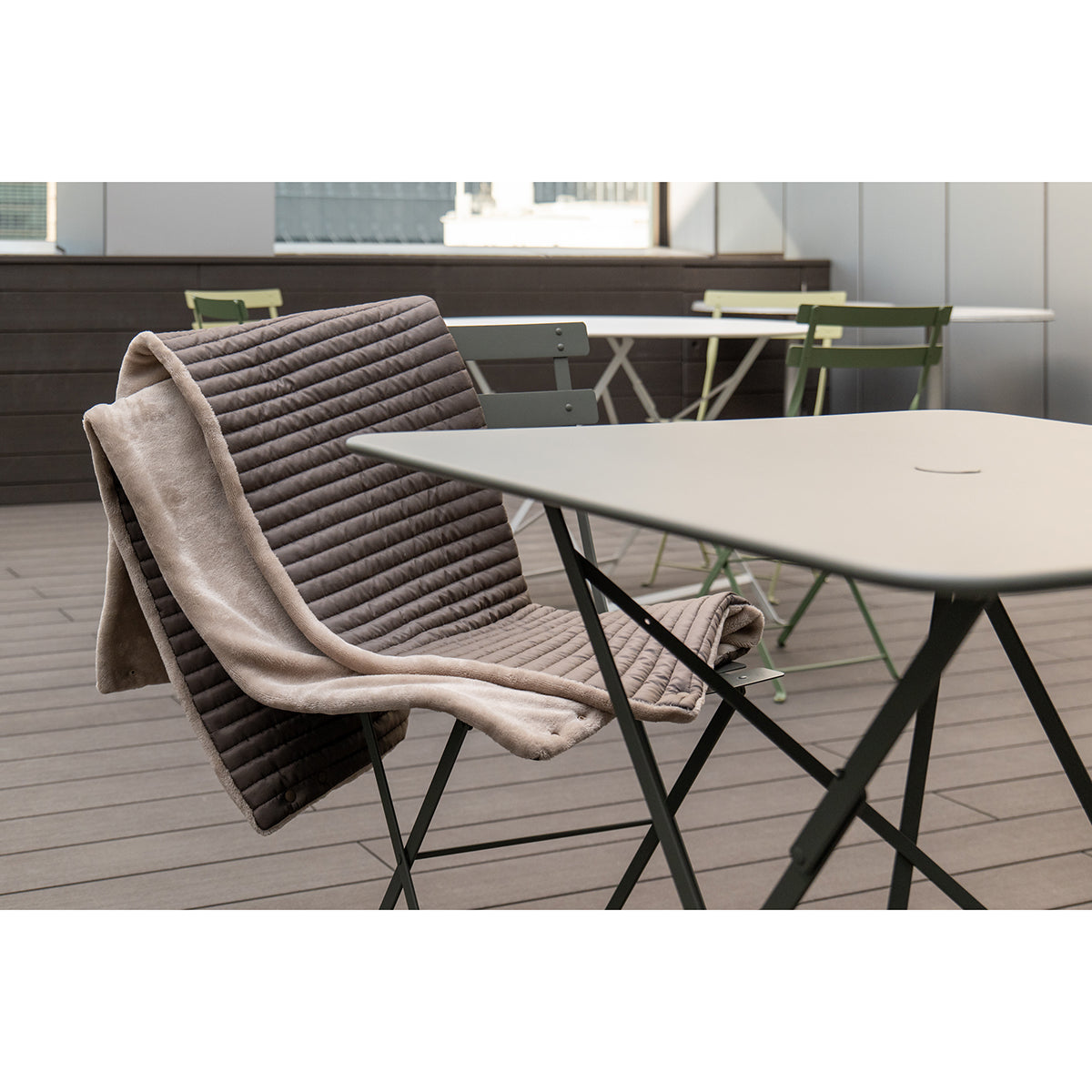 サーマラップ ブランケット ライン チャコール