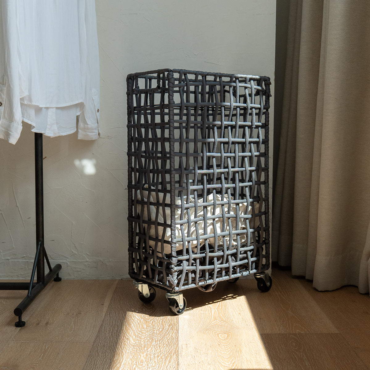 ラフニット ランドリーバスケット 40L キャスター付き ブラック