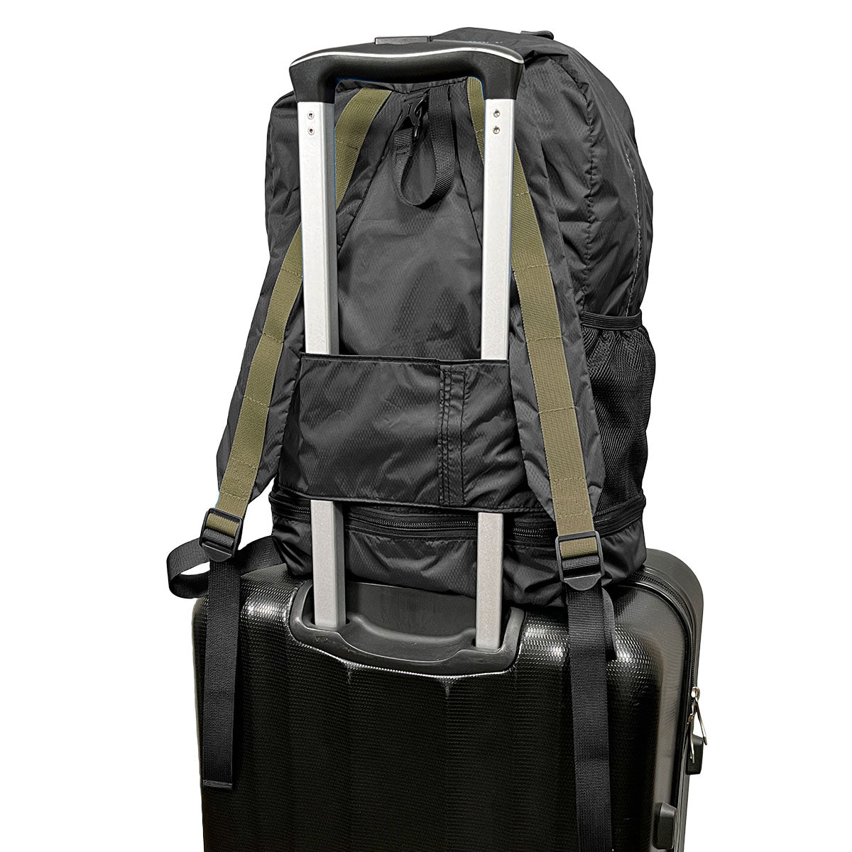 手のひらサイズになる折り畳みリュック グレー