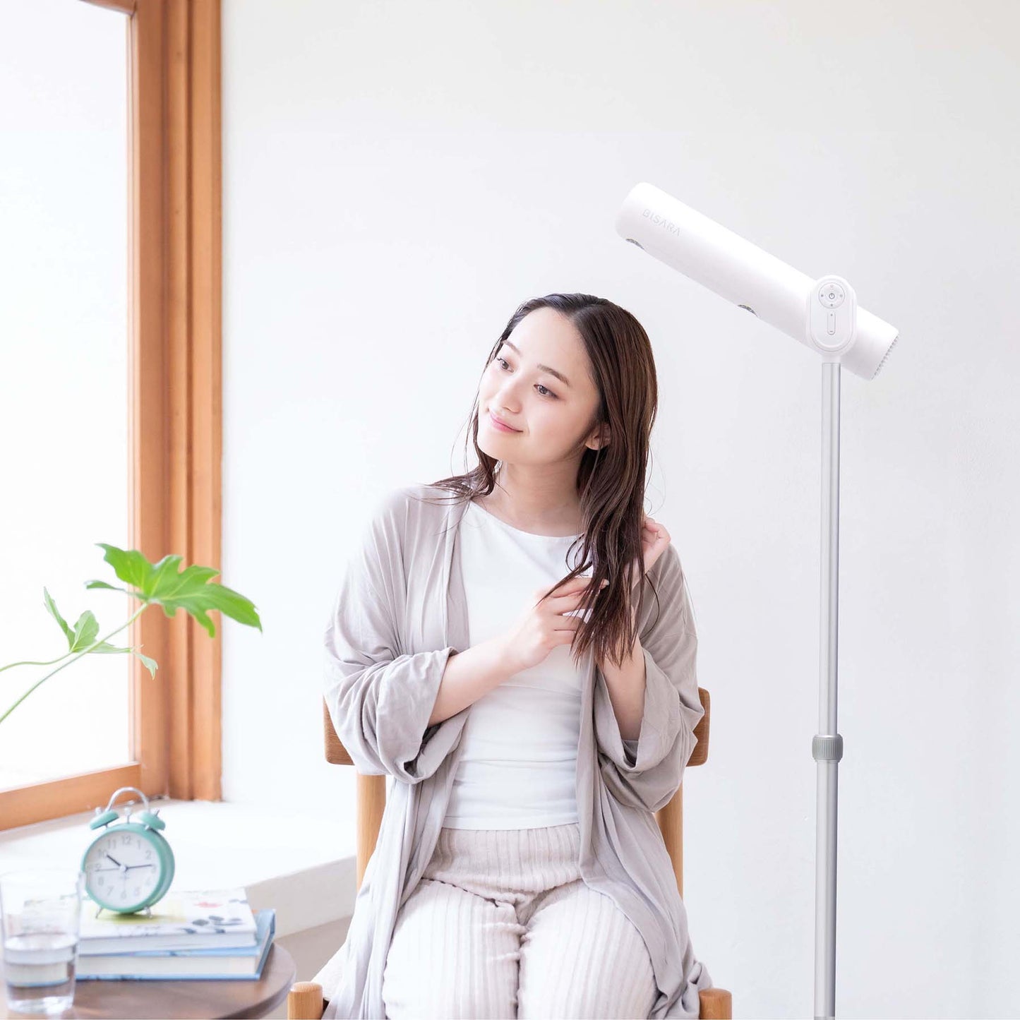 BISARA Light ハンズフリードライヤー 風量3段温度5段 リモコン付き ホワイト