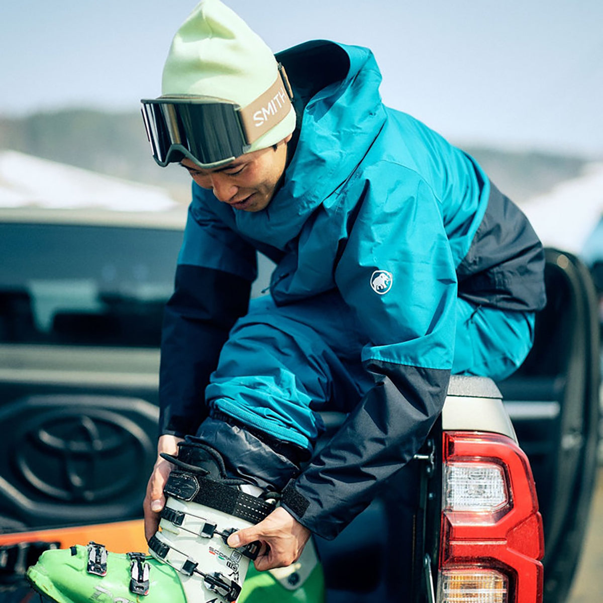 フォール ライン ハードシェル サーモ フーデッド ジャケット アジアン