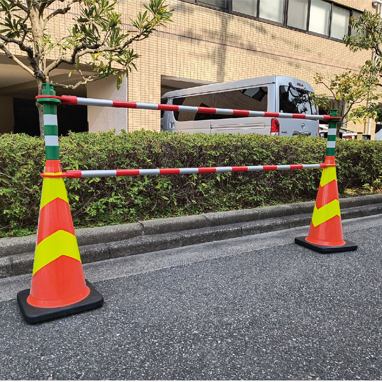 【レンタル】コーンバー高さ拡張用　プラスワン（コーンバー２段取付部材）赤／白