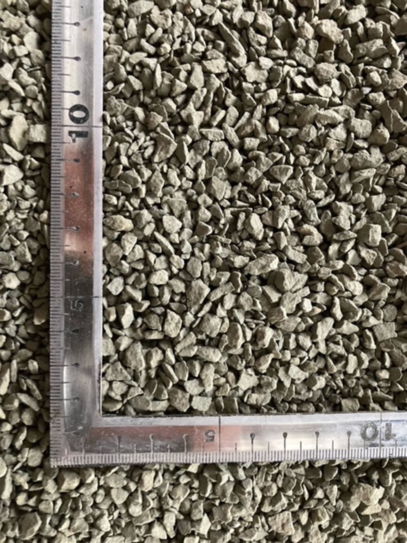 滑り止め７号砕石　５Ｋｇ