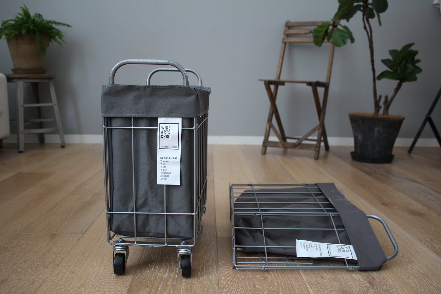 折りたたみ可能ランドリーバスケット　キャスター付き　スクエア　２８Ｌ　ダークグレー