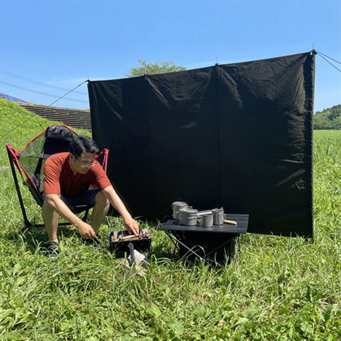 ウインドスクリーン　風よけ　大型２２０ｃｍ　折り畳める　ペグ付　難燃素材　目隠し