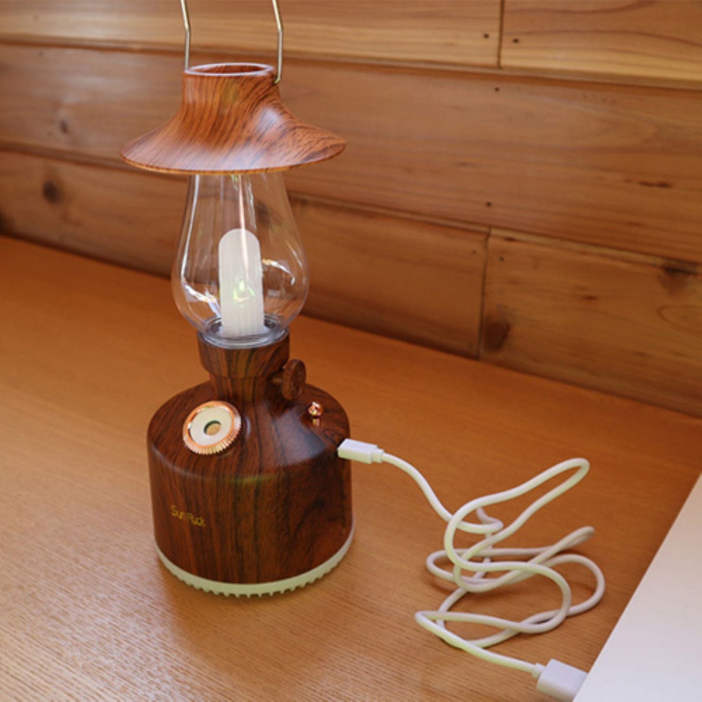 ランタン型アロマディフューザー　加湿器　ＵＳＢ充電　無段階調光　木目調　おしゃれ