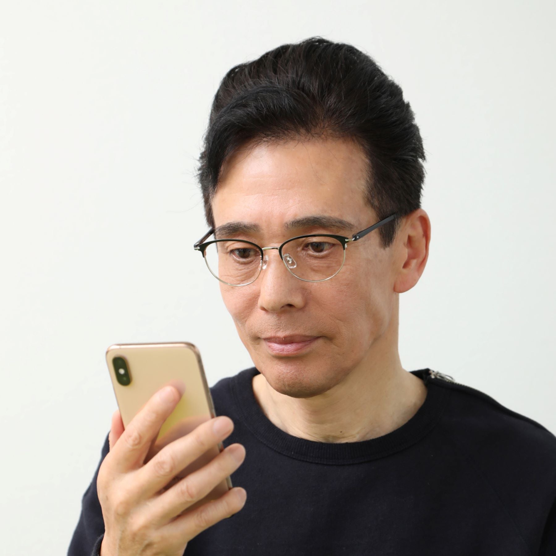ピントグラス 老眼鏡 PG－709 BK／T 中度 男女兼用 軽量
