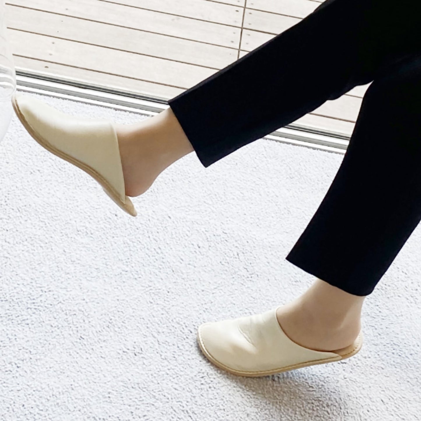 Ｒｅｅｌａルームサボ本革スムース　アイボリー　２３－２４（Ｌａｄｙ）