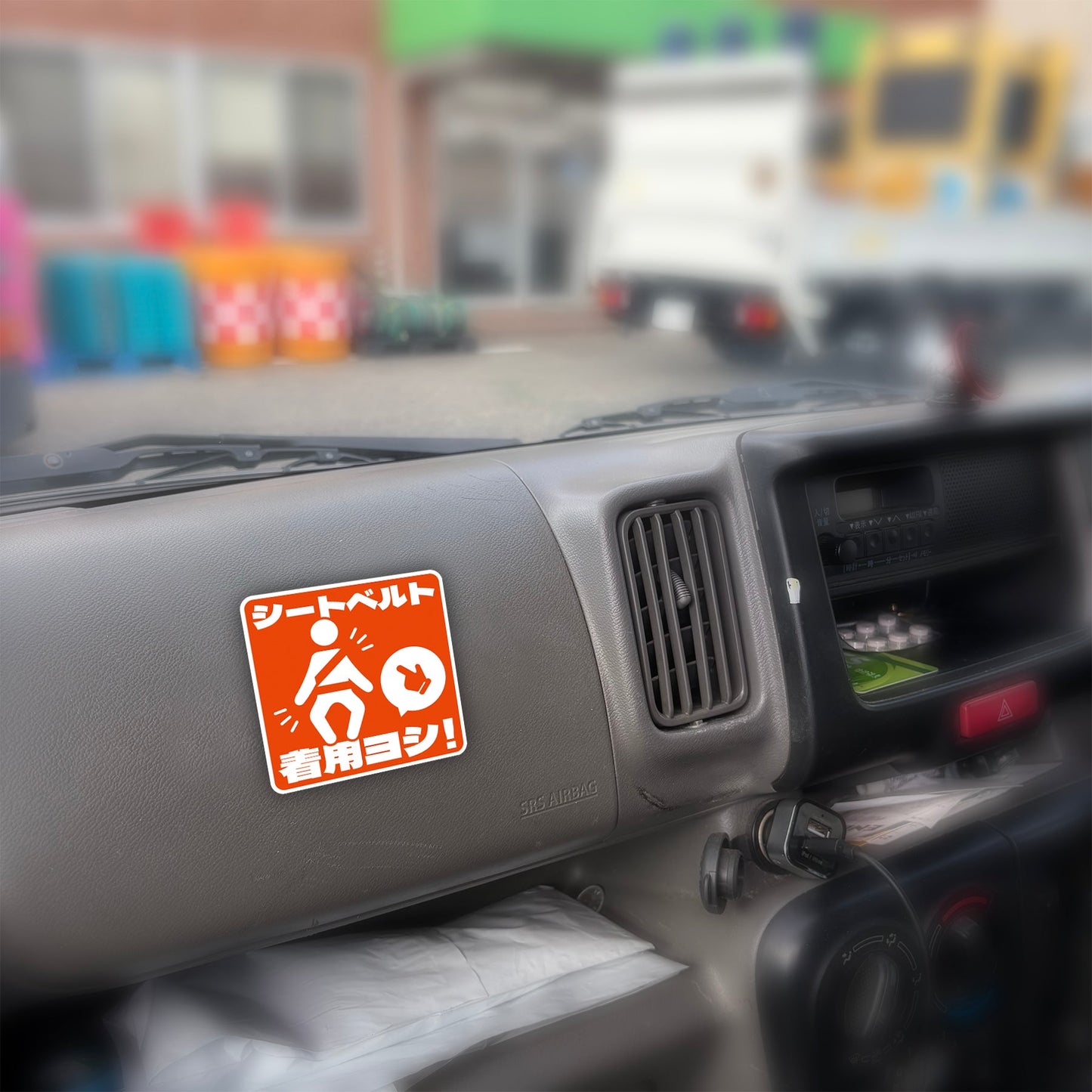 シートベルト着用ステッカー四角　ブラック　SBT-S10