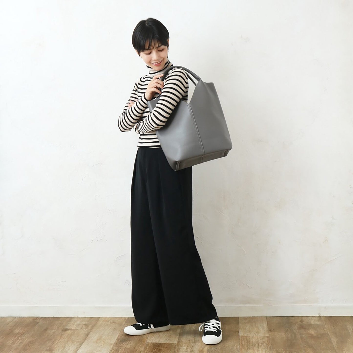 合皮トライアングルカットトート　ＧＹ