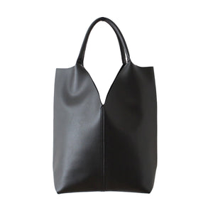 合皮トライアングルカットトート　ＢＫ