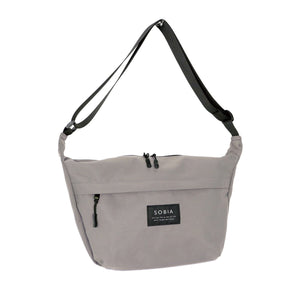 はっ水ナイロン舟形ラージショルダー　ＧＧ