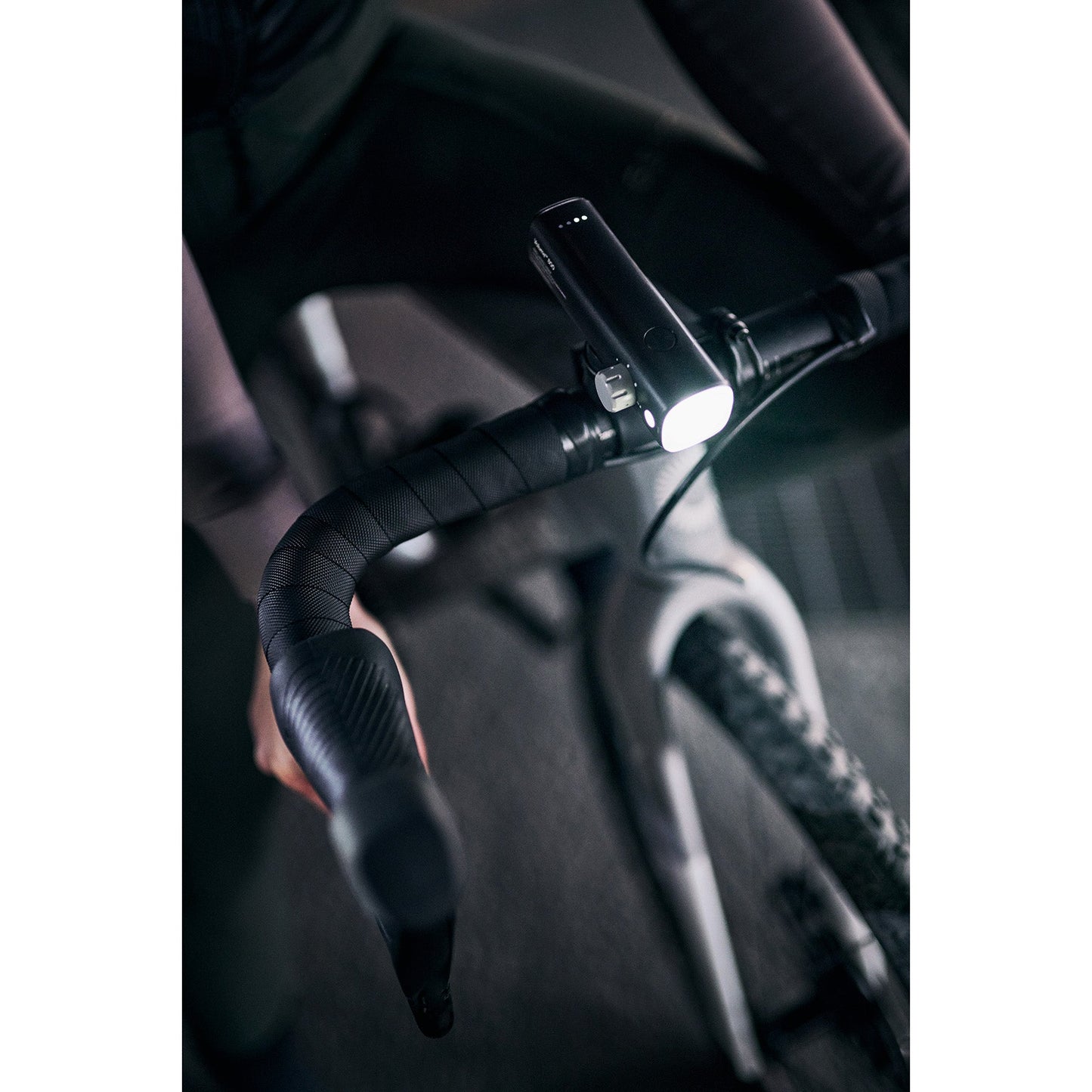 Ｖｏｌｕｍｅ　Ｆｒｏｎｔ　８００　自転車用フロントライト　Ｏｒａｎｇｅ