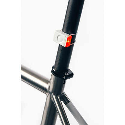 Ｂｌｏｃｋ　Ｌｉｇｈｔ　Ｒｅａｒ　自転車用ライトリア　Ｗｈｉｔｅ