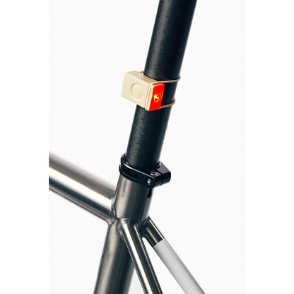 Ｂｌｏｃｋ　Ｌｉｇｈｔ　Ｒｅａｒ　自転車用ライトリア　Ｂｅｉｇｅ