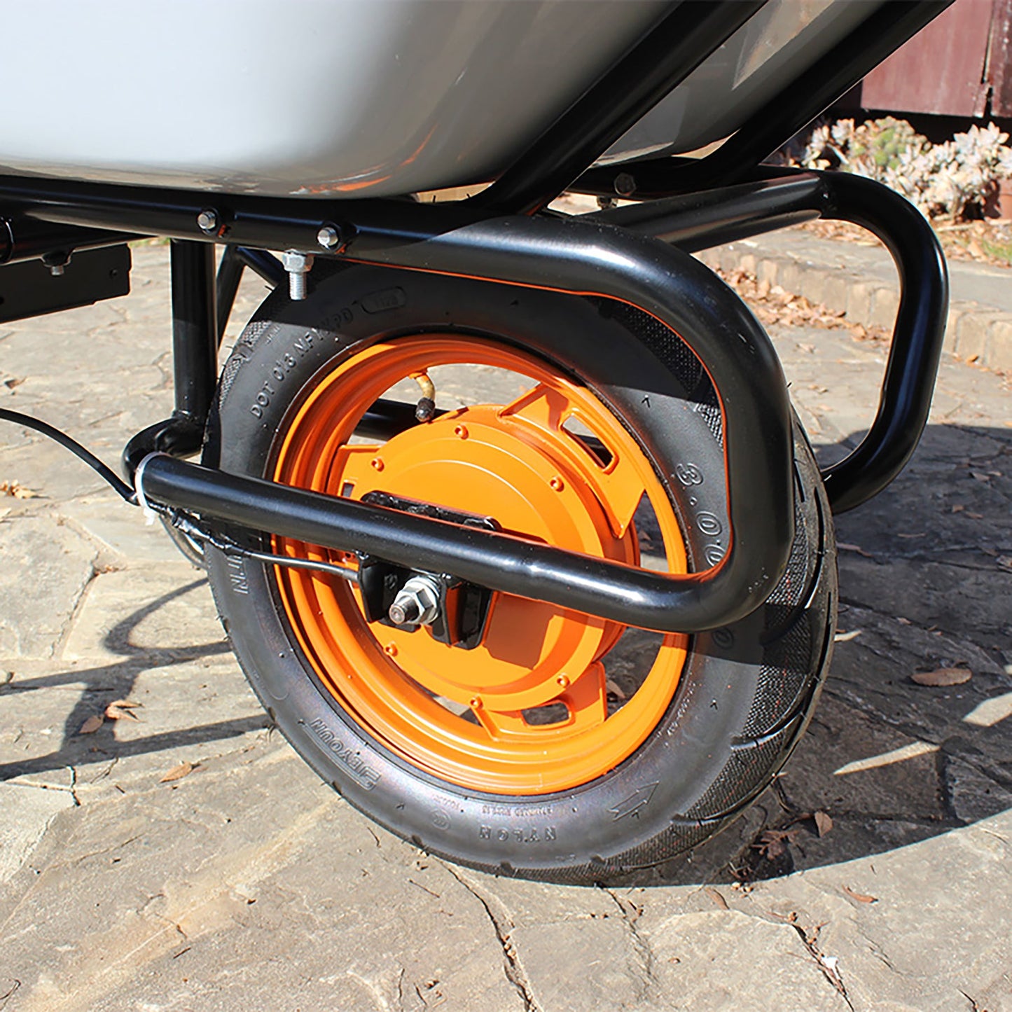 ＹＡＲＤＦＯＲＣＥ　２４Ｖ電動アシスト一輪車　手押し車　充電式　耐荷重１００ｋｇ