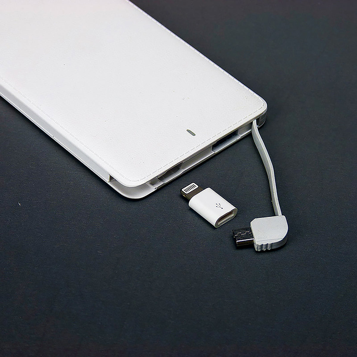 モバイルバッテリー５０００ｍＡｈ