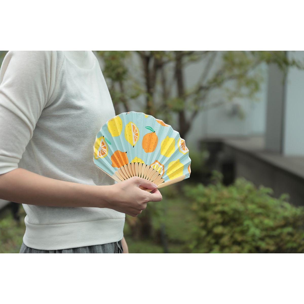西川庄六　ｓｏｌｅｉｌ扇子　レモン