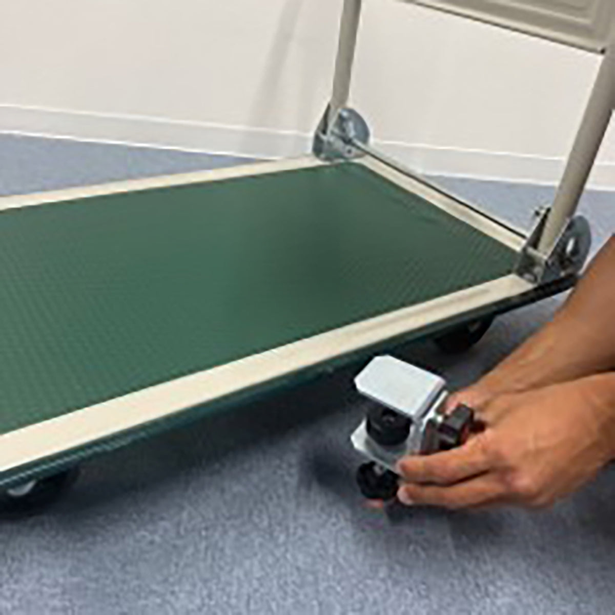 荷崩れ防止クリップ