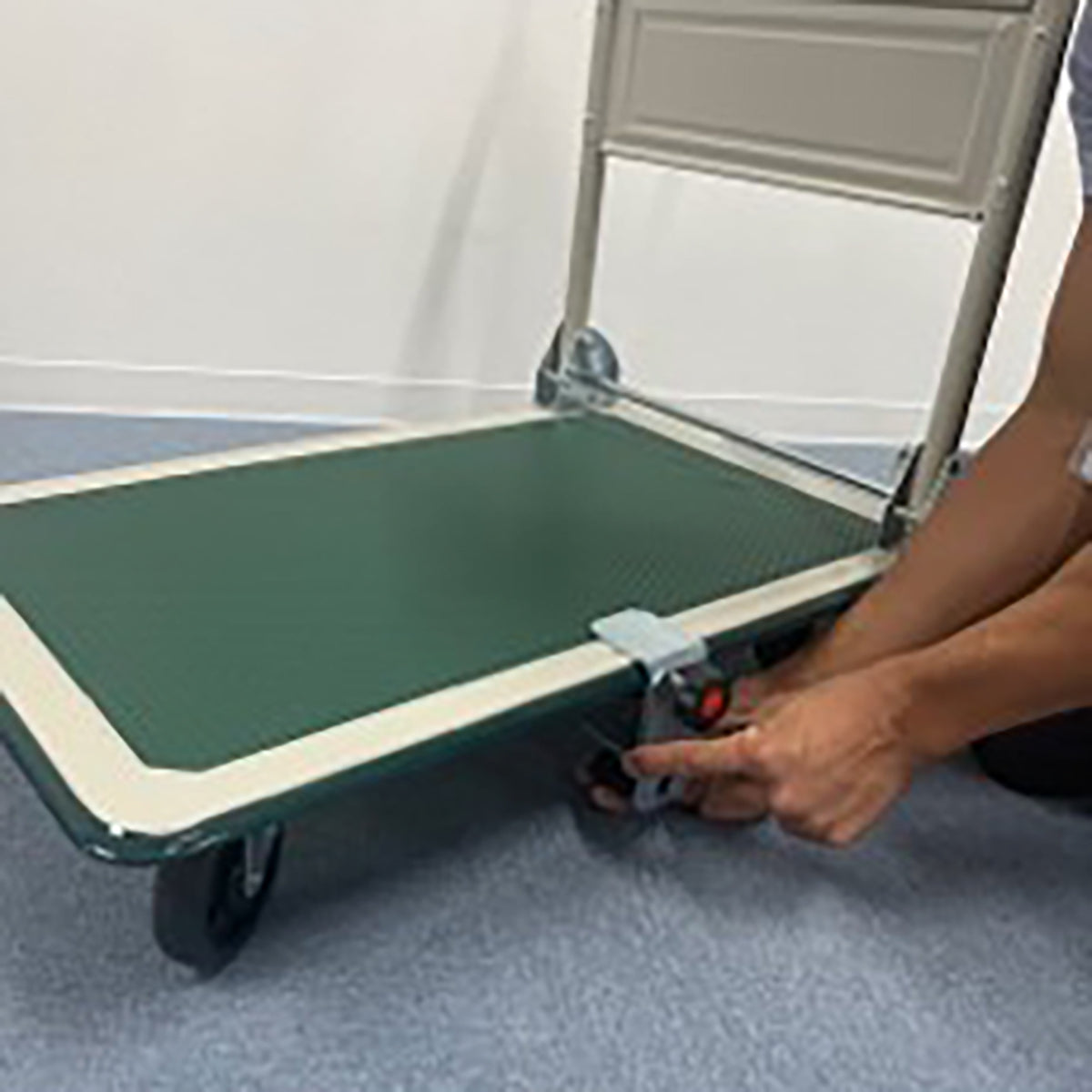 荷崩れ防止クリップ