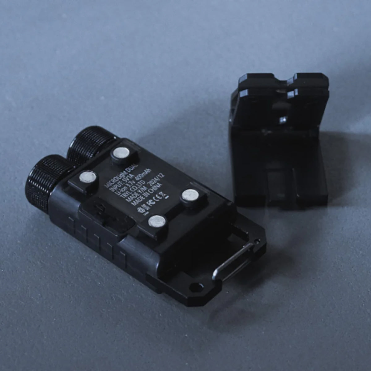 MICROLight DUAL フラッシュライト アウトドア GLOW IN THE DARK SKELTON