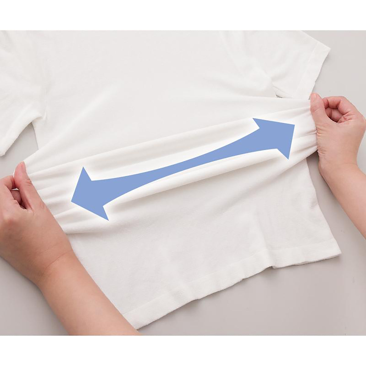 のびのびラクラク長袖インナー ブラック Ｍ～Ｌ