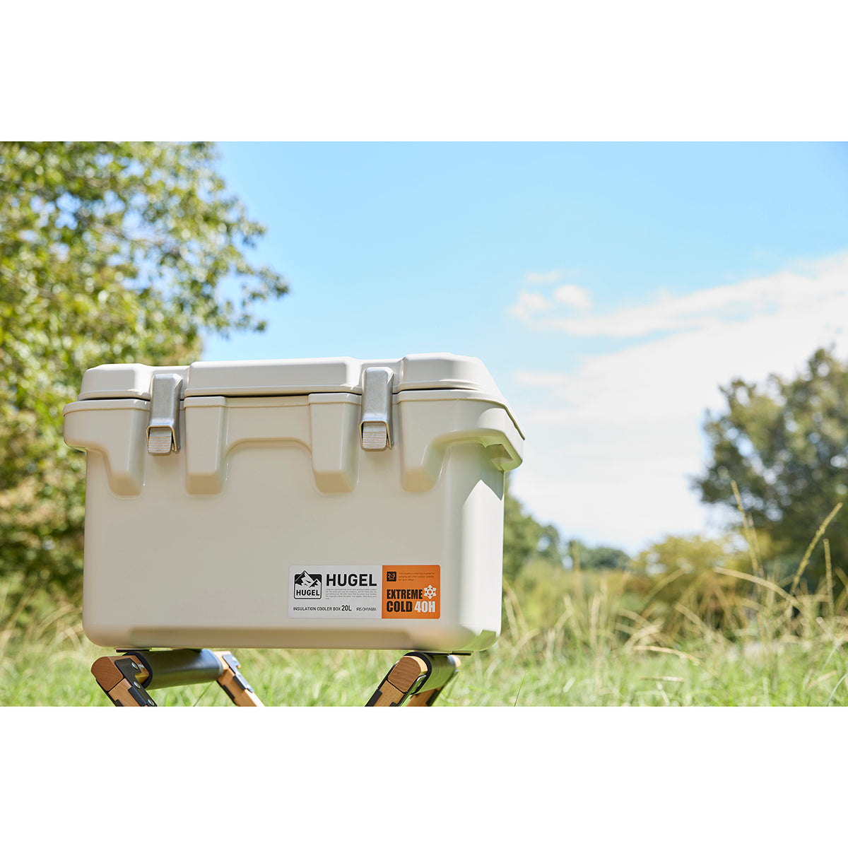 ＨＵＧＥＬ　真空断熱クーラーボックス　２０Ｌ ホワイトアッシュ