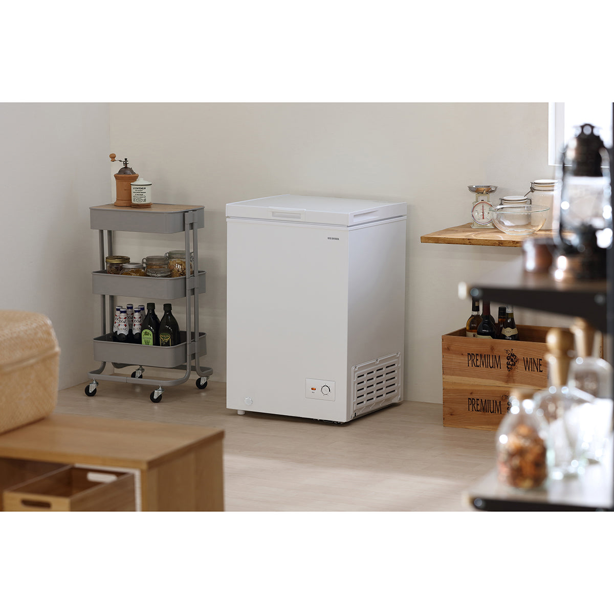 上開き式冷凍庫 100L ホワイト　ICSD-10C-W