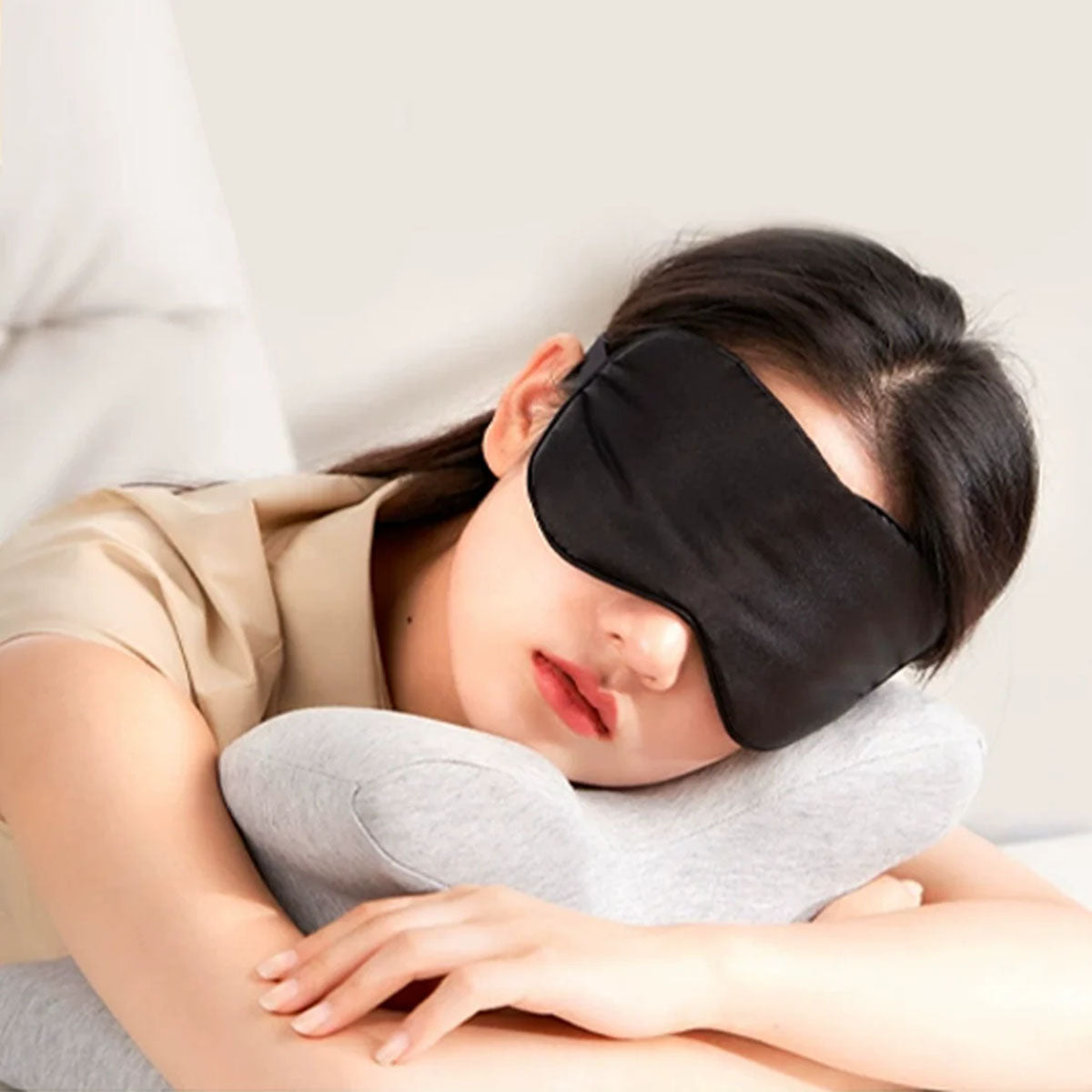 シルク アイマスク 睡眠 旅行 リラックス ブラック