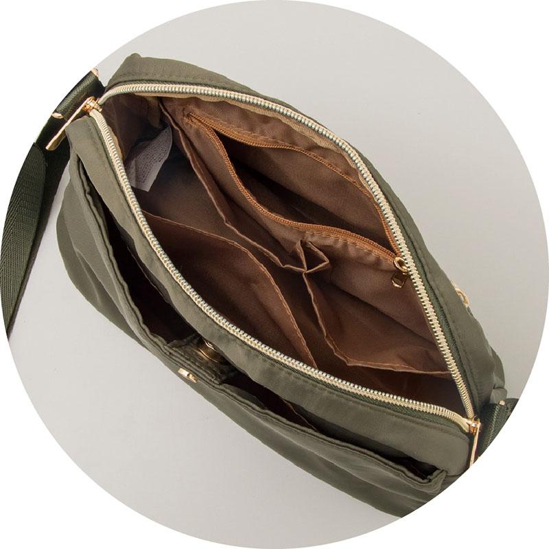 たっぷり収納軽量ショルダーバッグ カーキ
