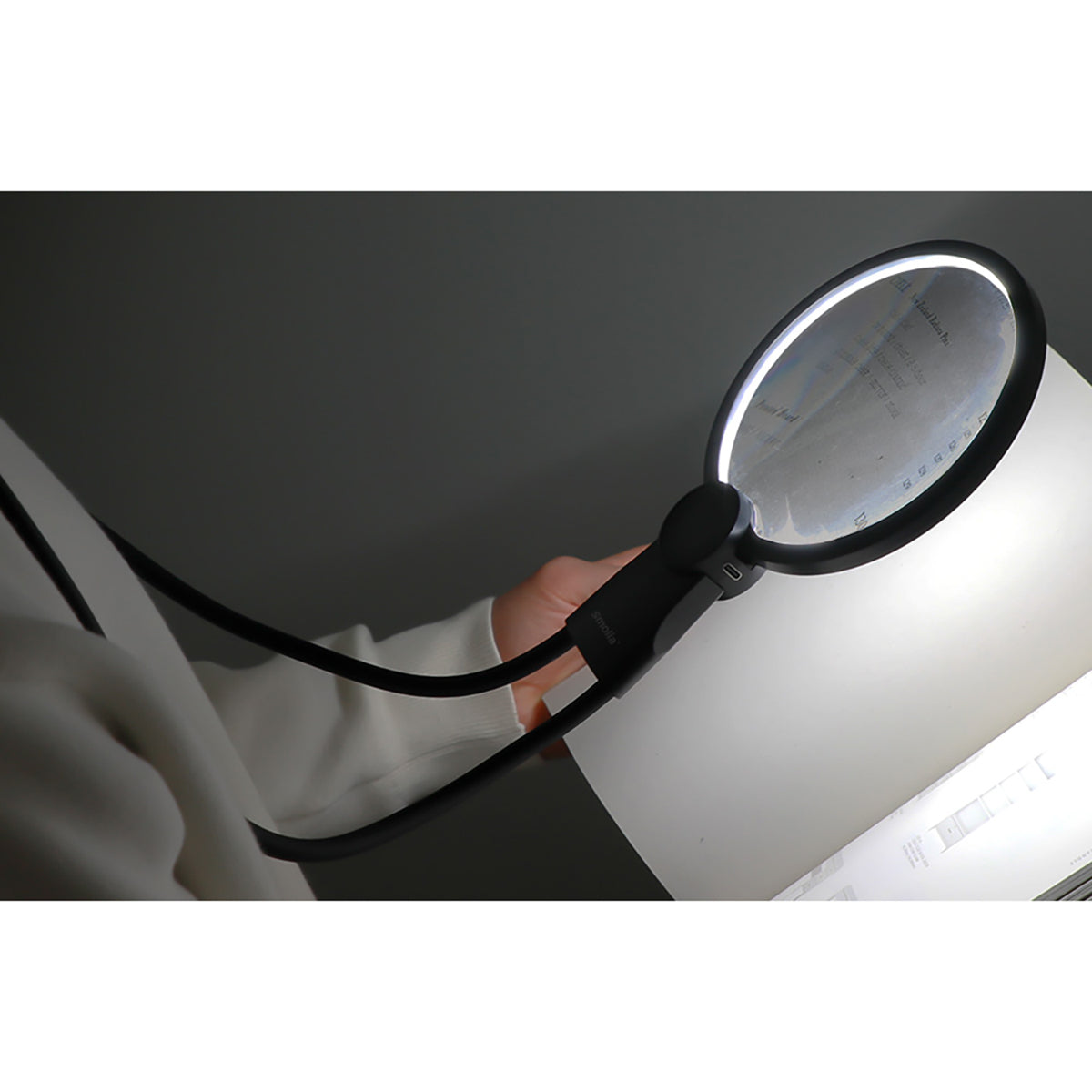 首掛けルーペ 充電式 smolia ヘンディ