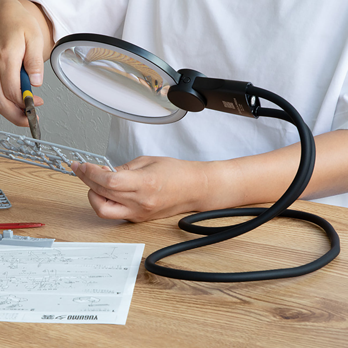 首掛けルーペ 充電式 smolia ヘンディ