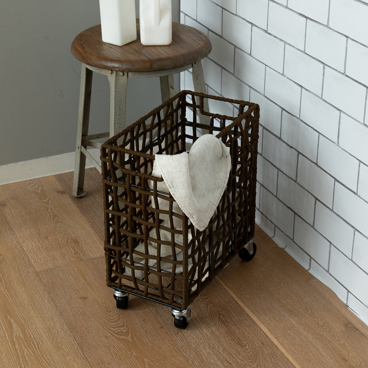 ラフニット　ランドリーバスケット　２８L　キャスター付き　グレー