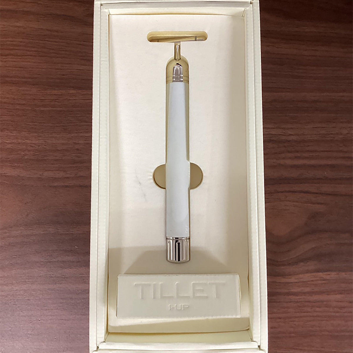 未来エステ研究所 TILLET I-UP（白） プラチナメッキ導子＋EMS3モード＆8600回振動 目元・口元・ほうれい線 リフトアップ専用 コンパクト美顔器