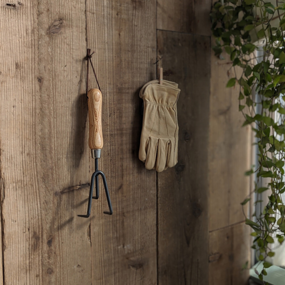 Hand 3 Prong Cultivator Carbon Steel ハンド熊手