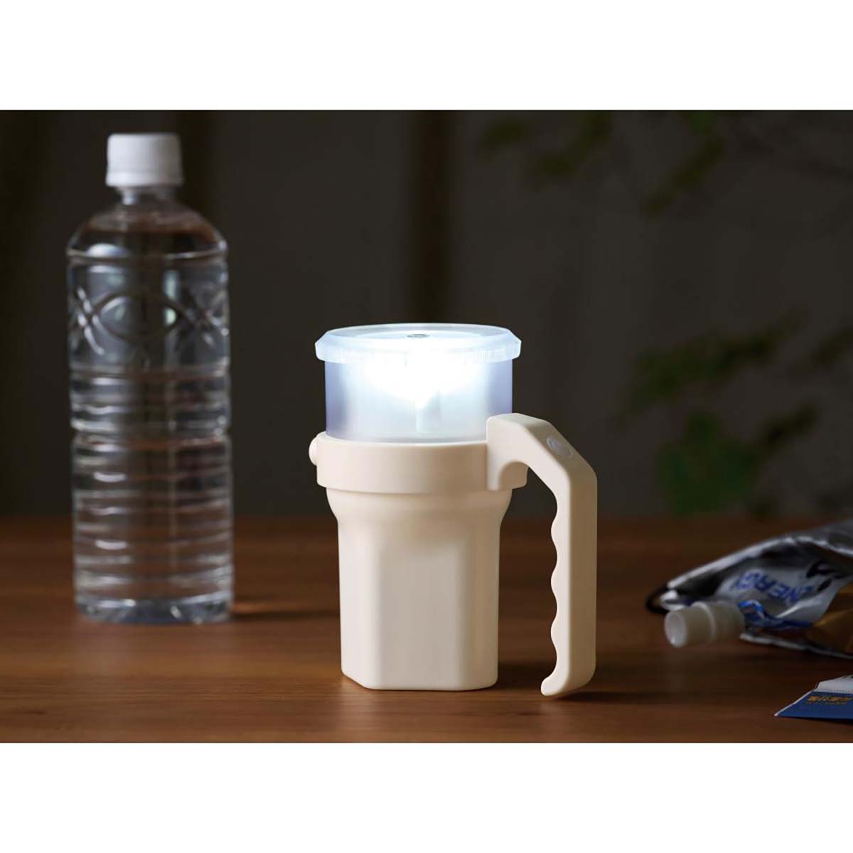 備えて安心　単1形から単4形まで使えるハンディライト