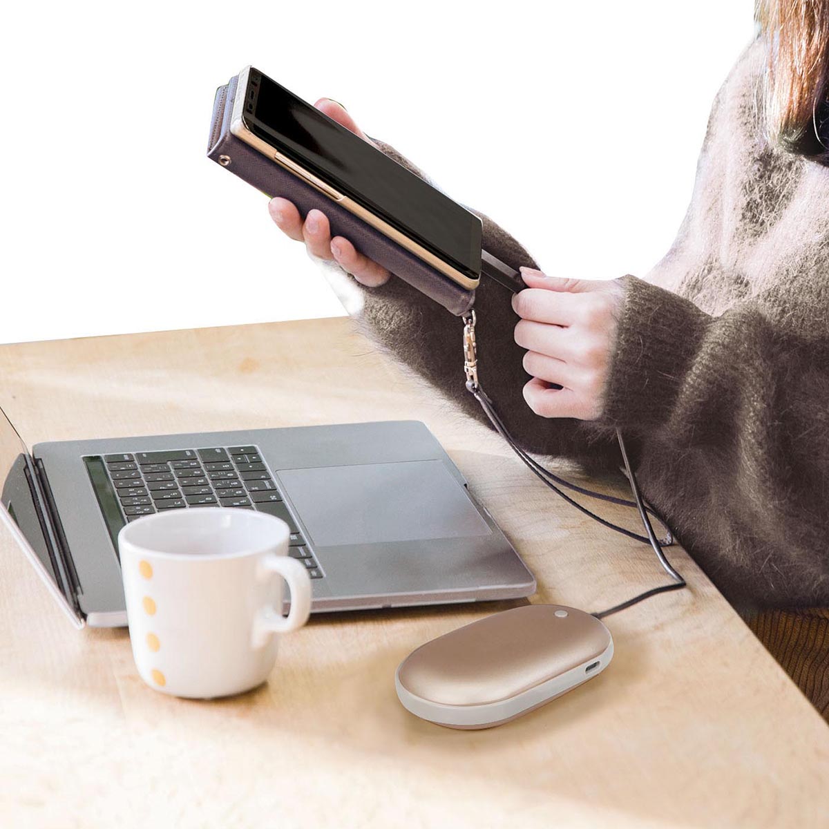 モバイルバッテリー機能付き ハンディカイロ