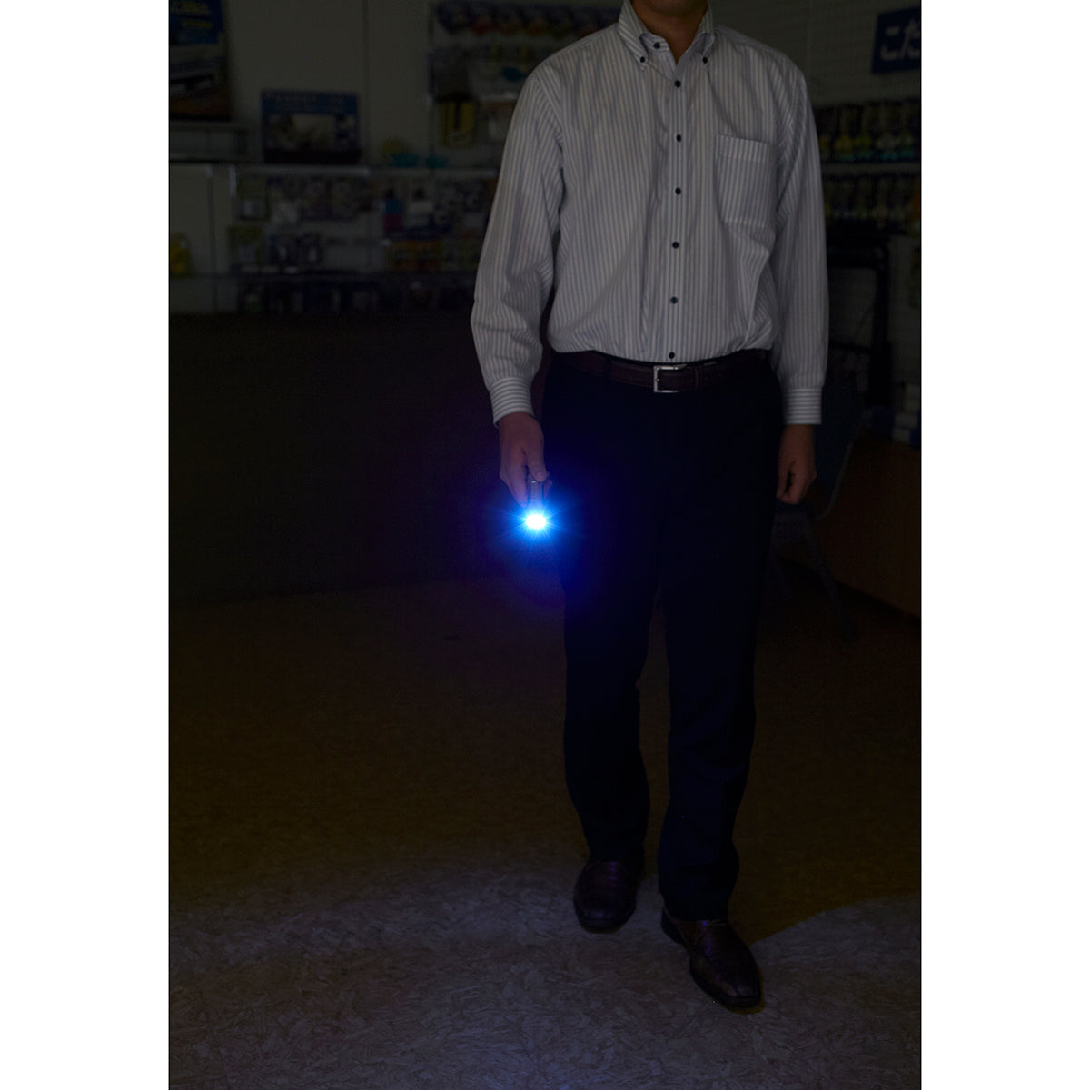 防災用品　ミニホイッスル付LEDライト　ブルー