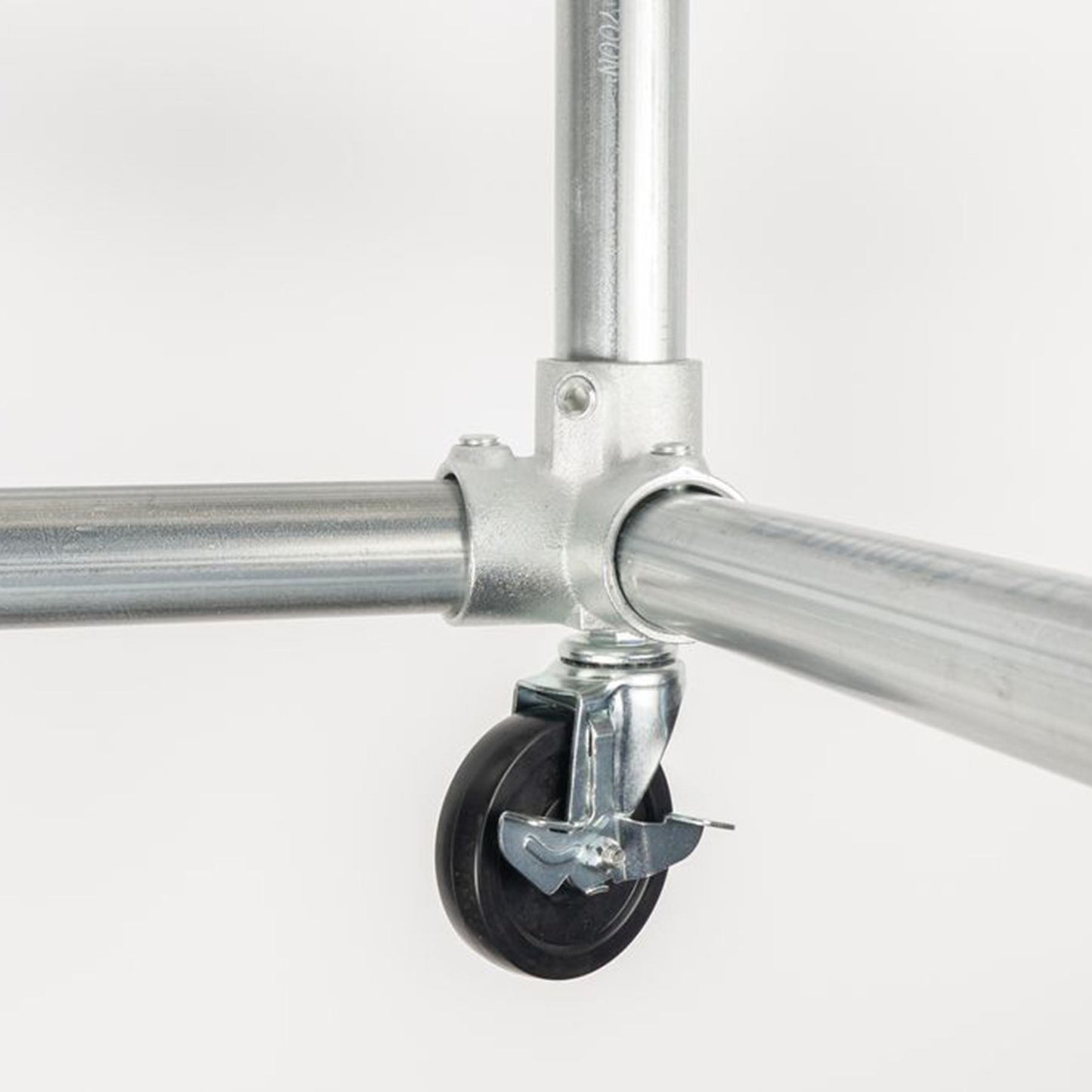 単管用ジョイント金具　Sタイプ　中キャスター付き　コーナー型